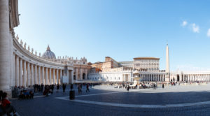 Italy, Rome, St. Peter's Square, colonnades, St. Peter's Basilica Italy, Rome, St. Peter's Square, colonnades, St. Peter's Basilica